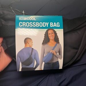 32 Degrees Cool Black Belt Bag
